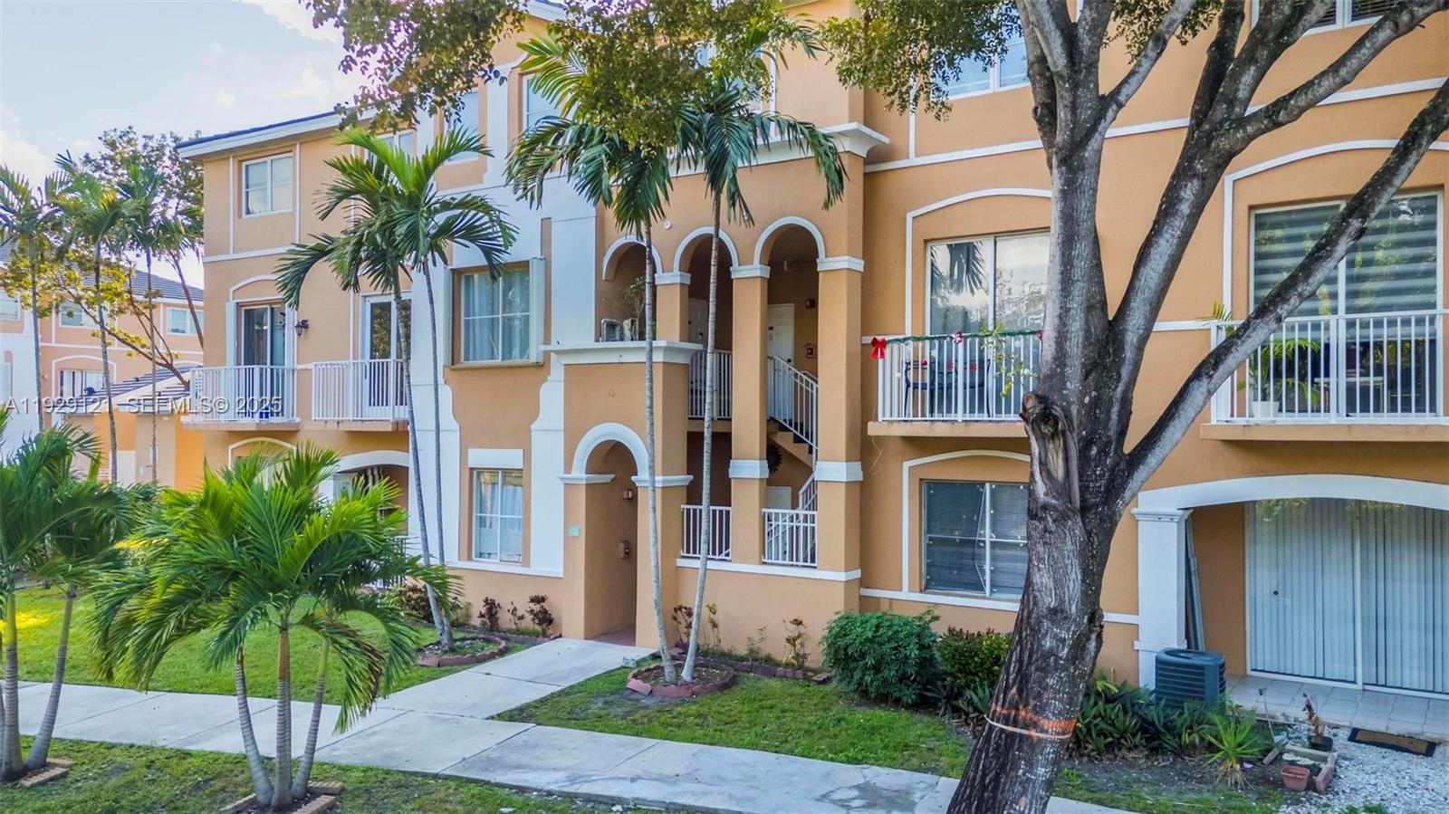 17710 NW 73rd Ave # 20, Hialeah FL 33015
