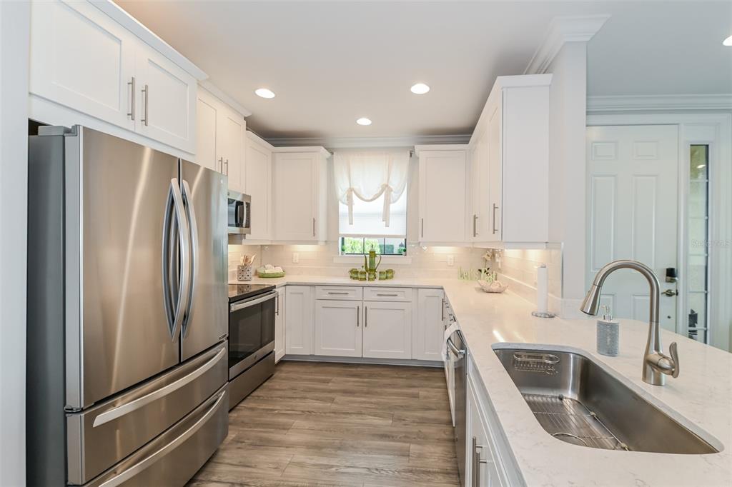 9636 MONTELANICO LOOP UNIT 101, NAPLES, FL — photo 4 of 10
