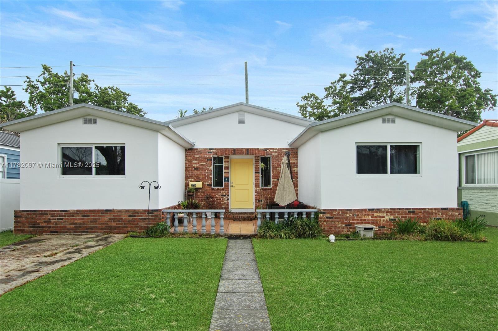259 Nahkoda Dr, Miami Springs FL 33166