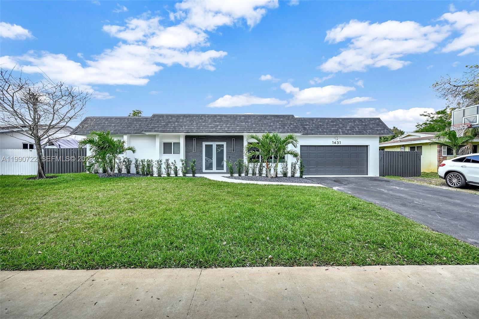 1431 NW 70th Ave, Plantation FL 33313