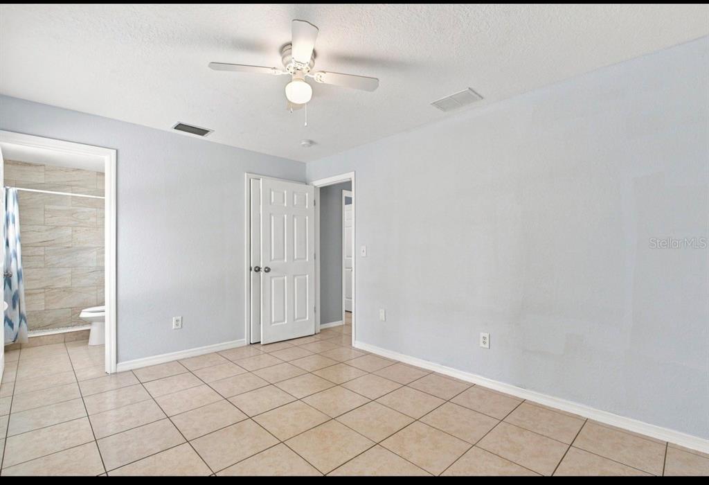 5717 E 11TH STREET E, BRADENTON, FL — photo 3 of 27