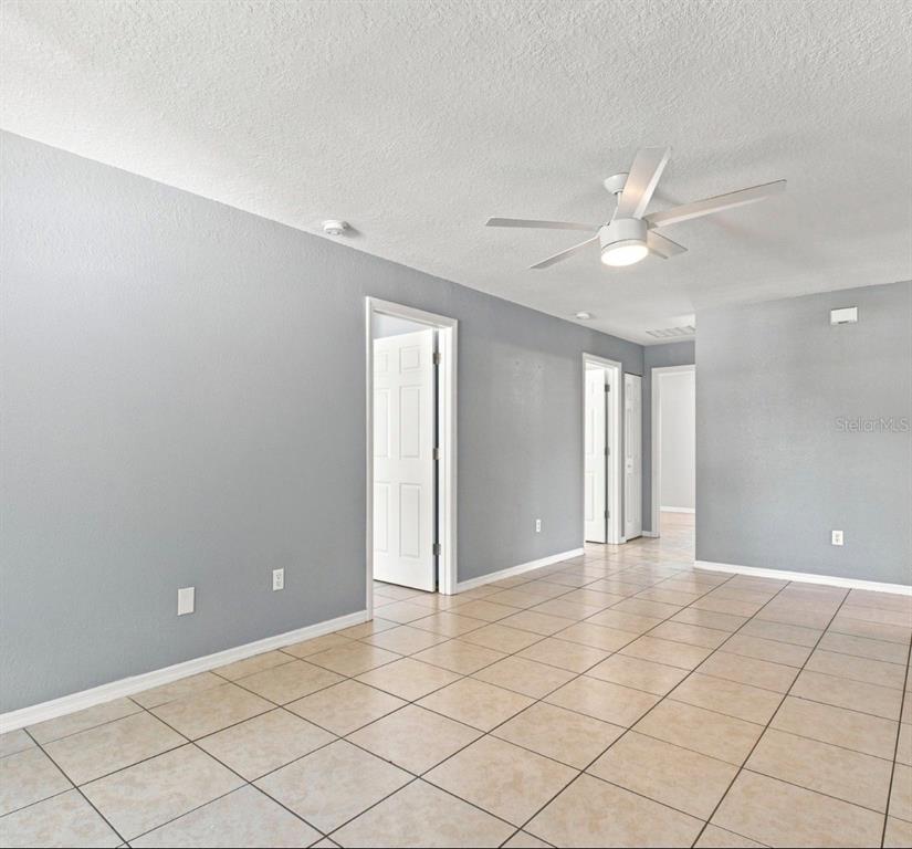 5717 E 11TH STREET E, BRADENTON, FL — photo 4 of 27