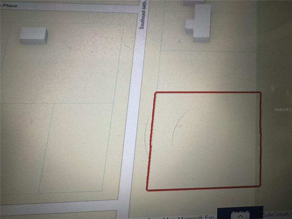 This is a map showing a vacant rectangular lot outlined in red — TBD SE 44TH AVENUE, SUMMERFIELD, FL
