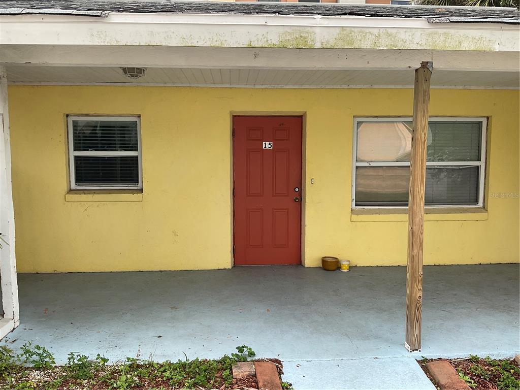 2121 LAKEVIEW DRIVE