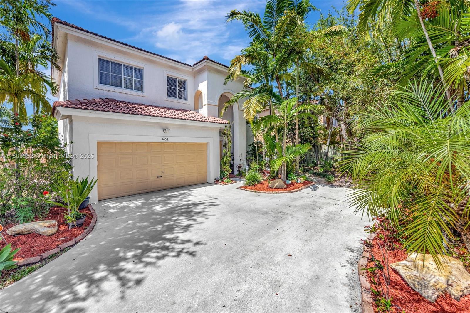 9053 SW 214th St, Cutler Bay FL 33189