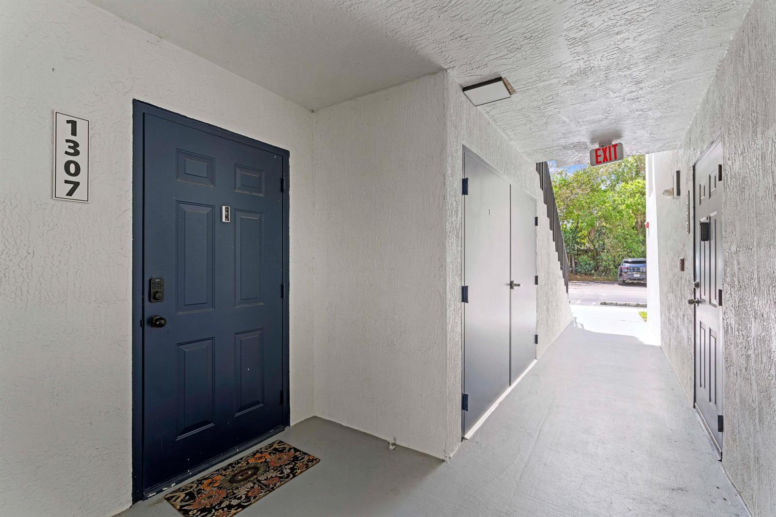1307 Villa Circle, Boynton Beach FL 33435