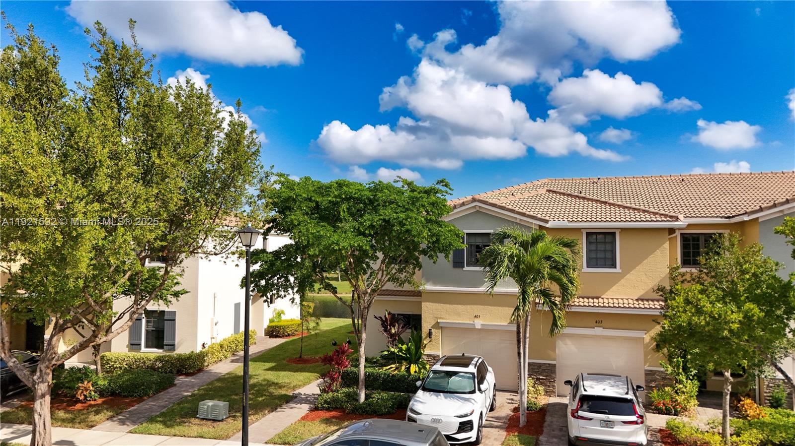 401 NE 194th Ln, Miami FL 33179