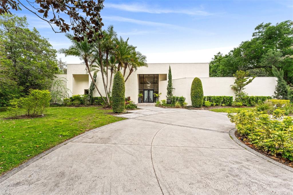 608 E CLUB CIRCLE