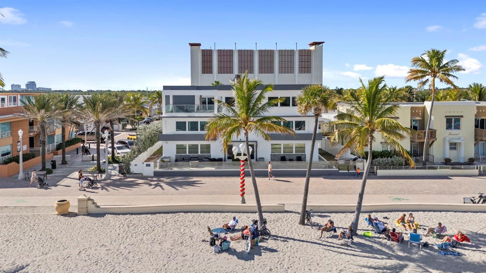 2203 N Surf Road, Hollywood FL 33019