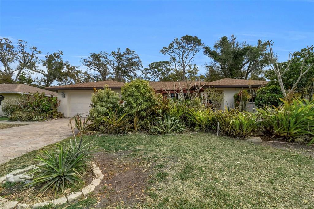 4867 HUNTLEIGH DRIVE