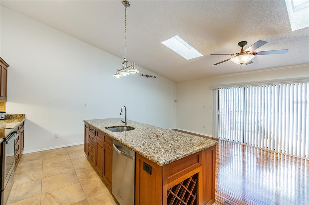 6435 92ND PLACE UNIT 904, PINELLAS PARK, FL — photo 4 of 20