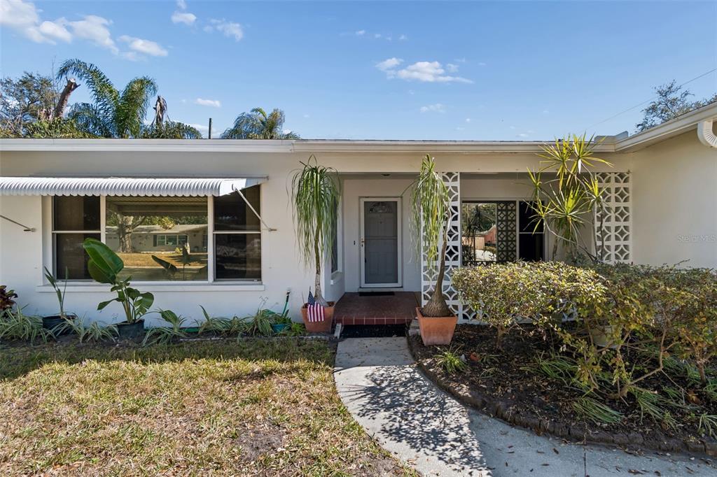 1507 WINDING WAY W