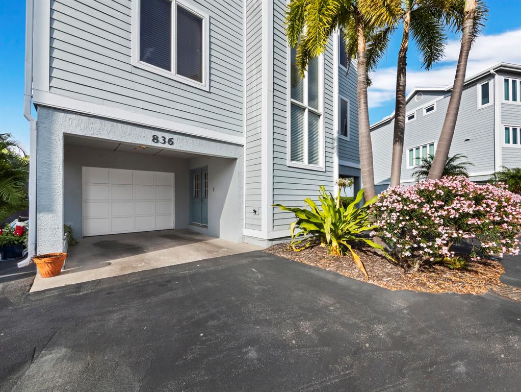 836 EVERGREEN WAY, LONGBOAT KEY, FL — photo 2 of 30