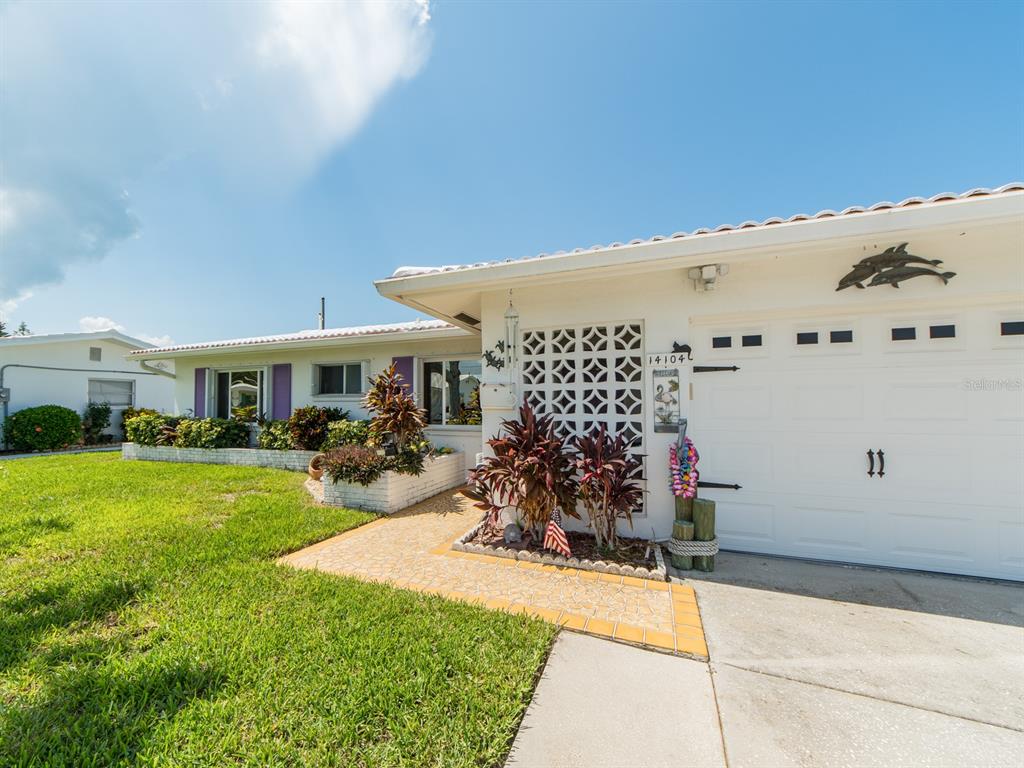 14104 89TH AVENUE, SEMINOLE, FL — photo 3 of 30