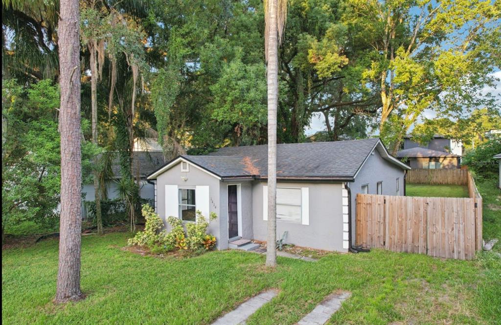 1414 WARWICK PLACE
