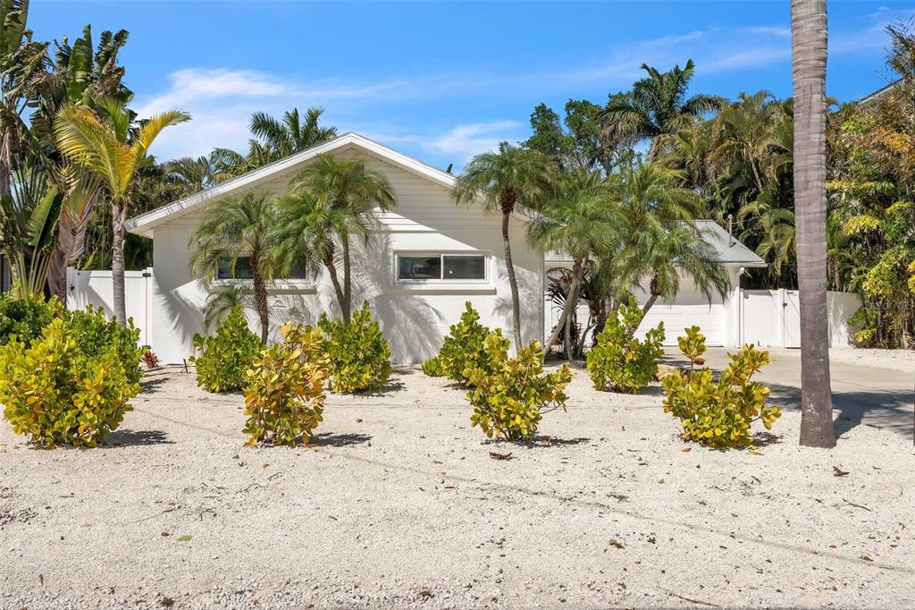 155 CRESCENT DRIVE, ANNA MARIA, FL — photo 3 of 30