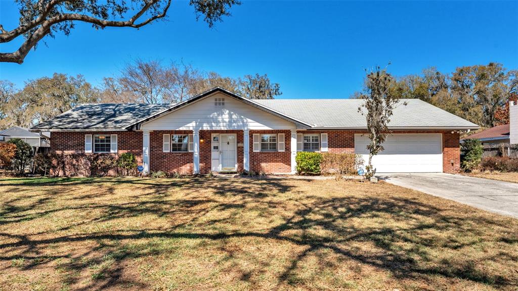 1220 SPRING COURT