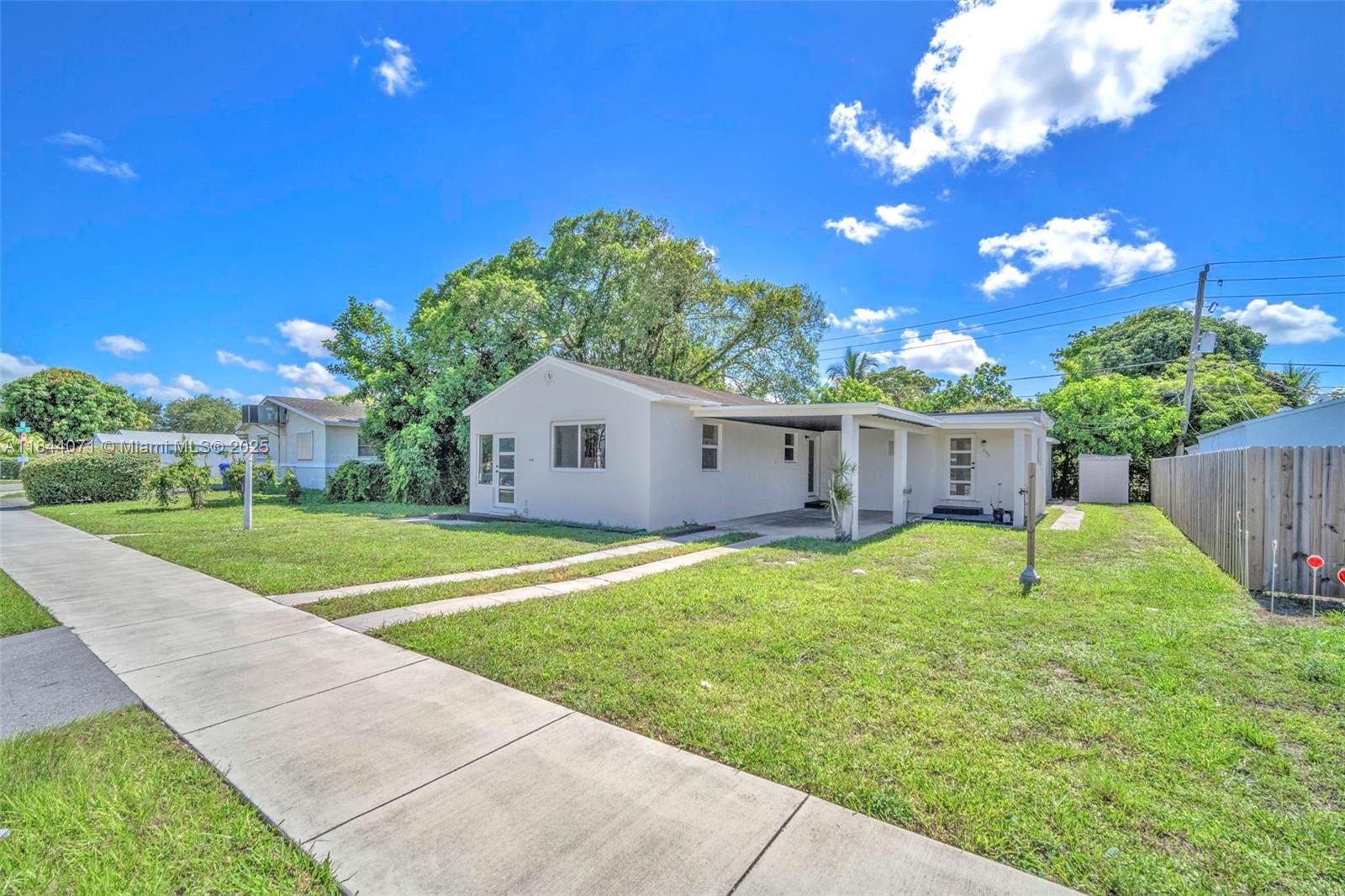 208 N 56th Ave, Hollywood FL 33021
