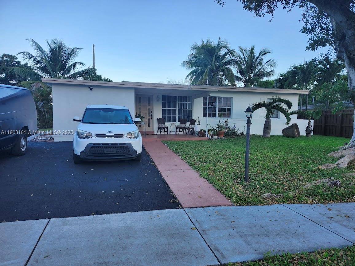 3501 SW 38th St, West Park FL 33023