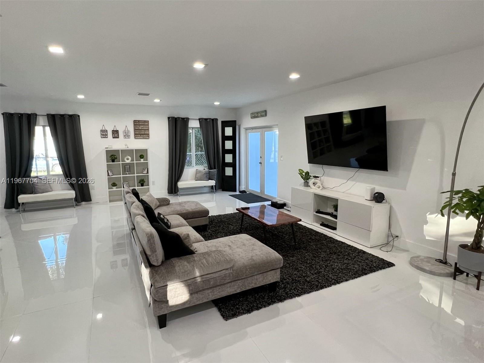 1453 NW 70th St, Miami FL 33147