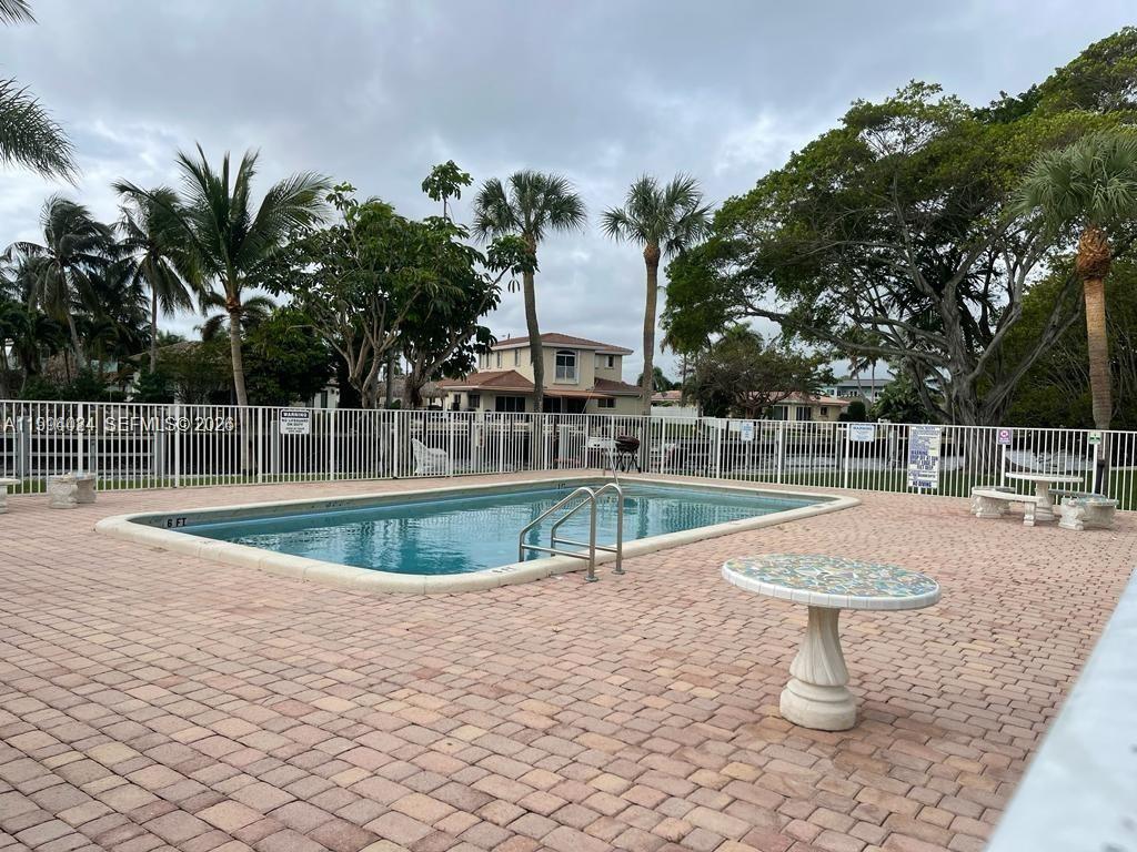 POMPANO BEACH, FL — photo 3 of 11