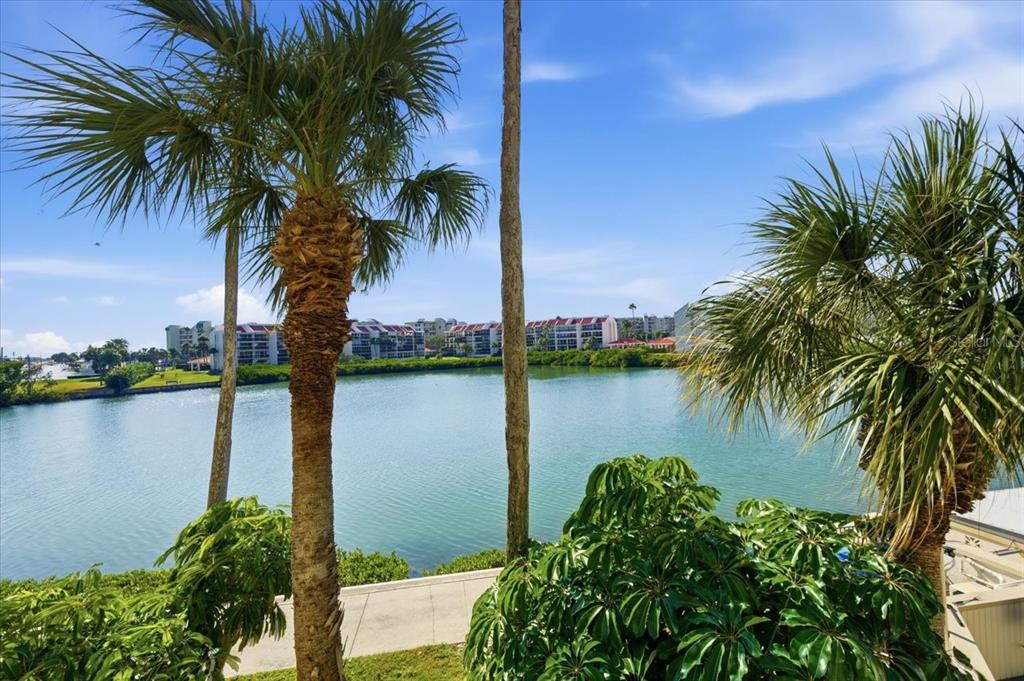 7400 SUN ISLAND DRIVE S UNIT 202