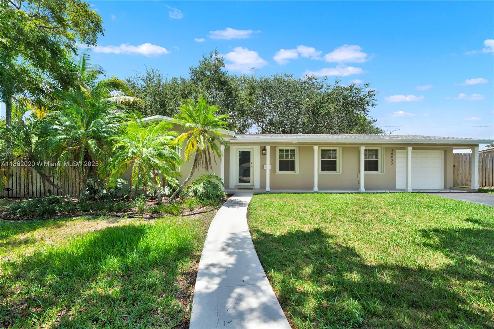 16022 SW 98th Ave, Miami FL 33157