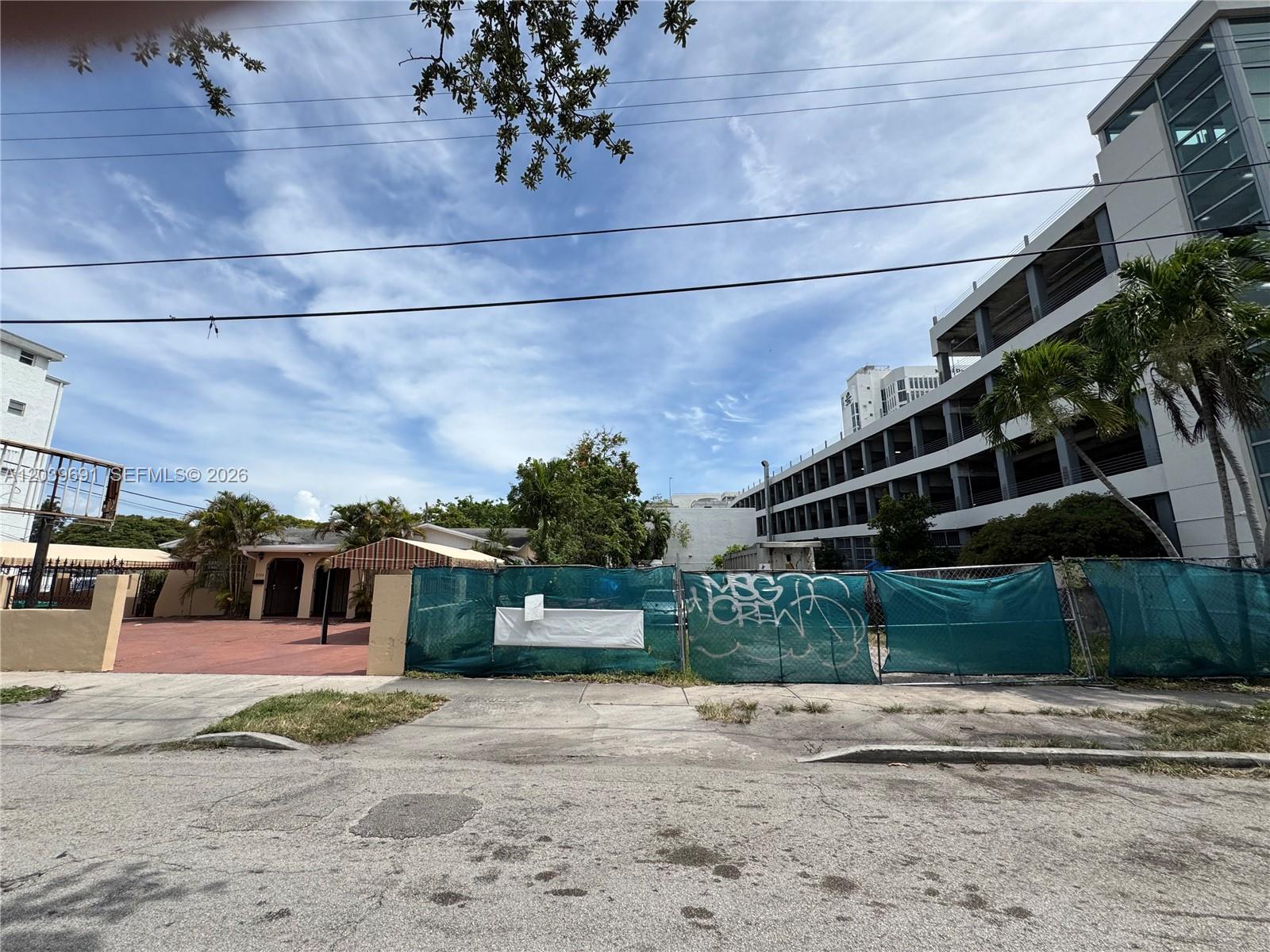 2534 SW 6th St, Miami FL 33135