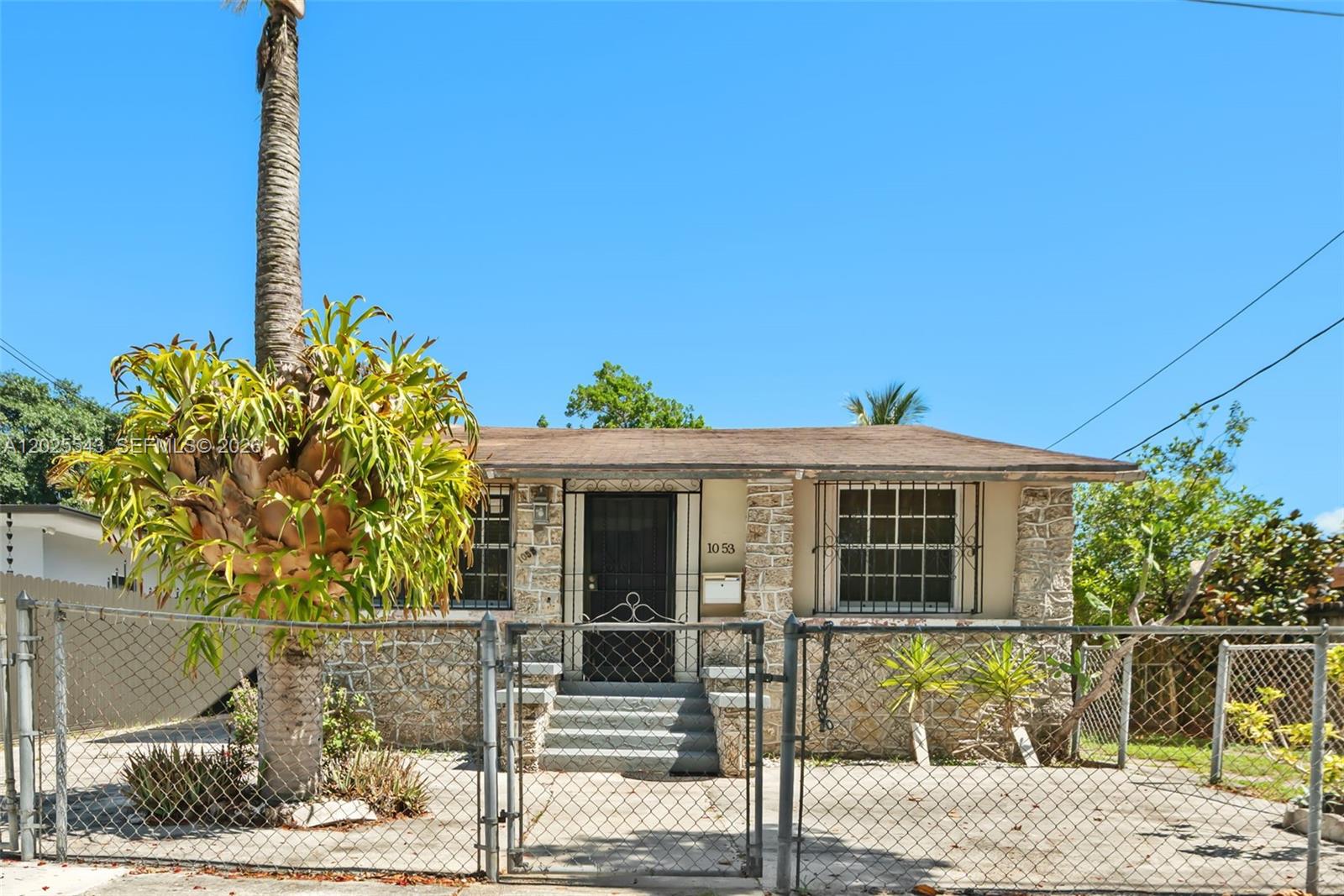 1053 NW 28th St, Miami FL 33127