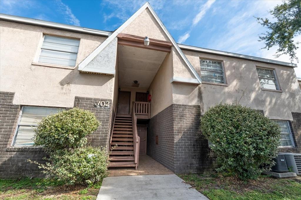 302 E WHITEHALL COURT UNIT 112