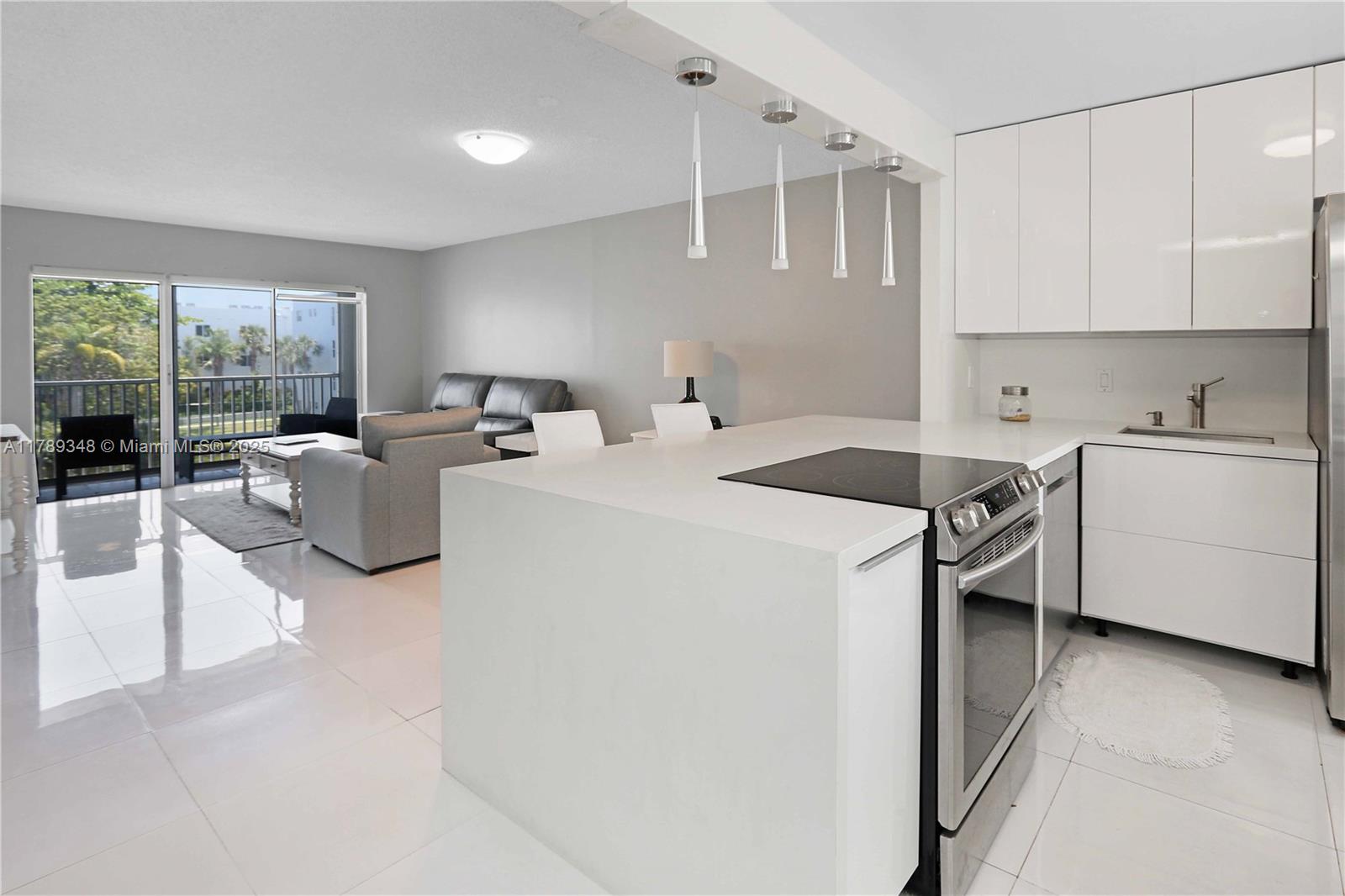 600 NE 2nd St # 308, Dania Beach FL 33004