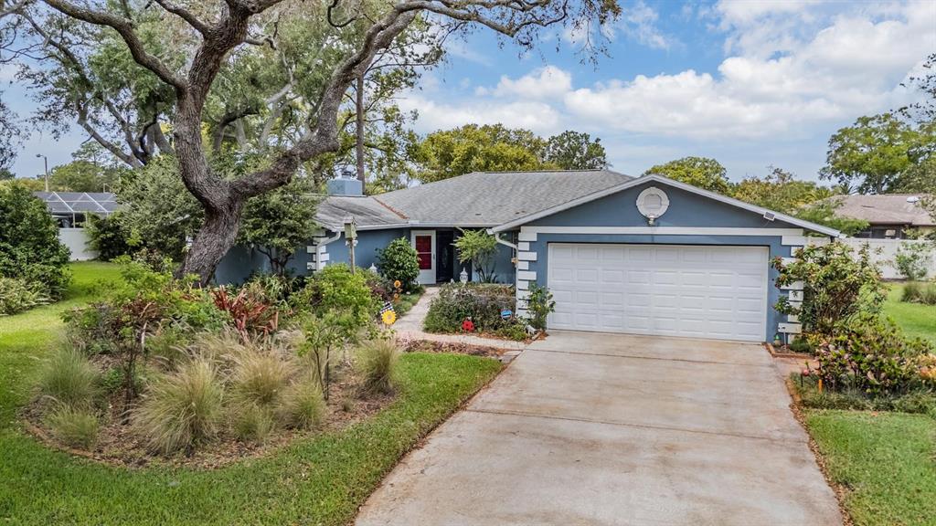 7450 LAKE FOREST CIRCLE