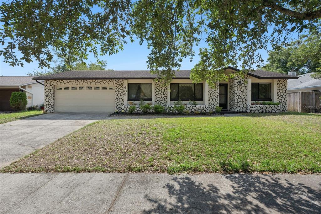 608 WAVECREST DRIVE