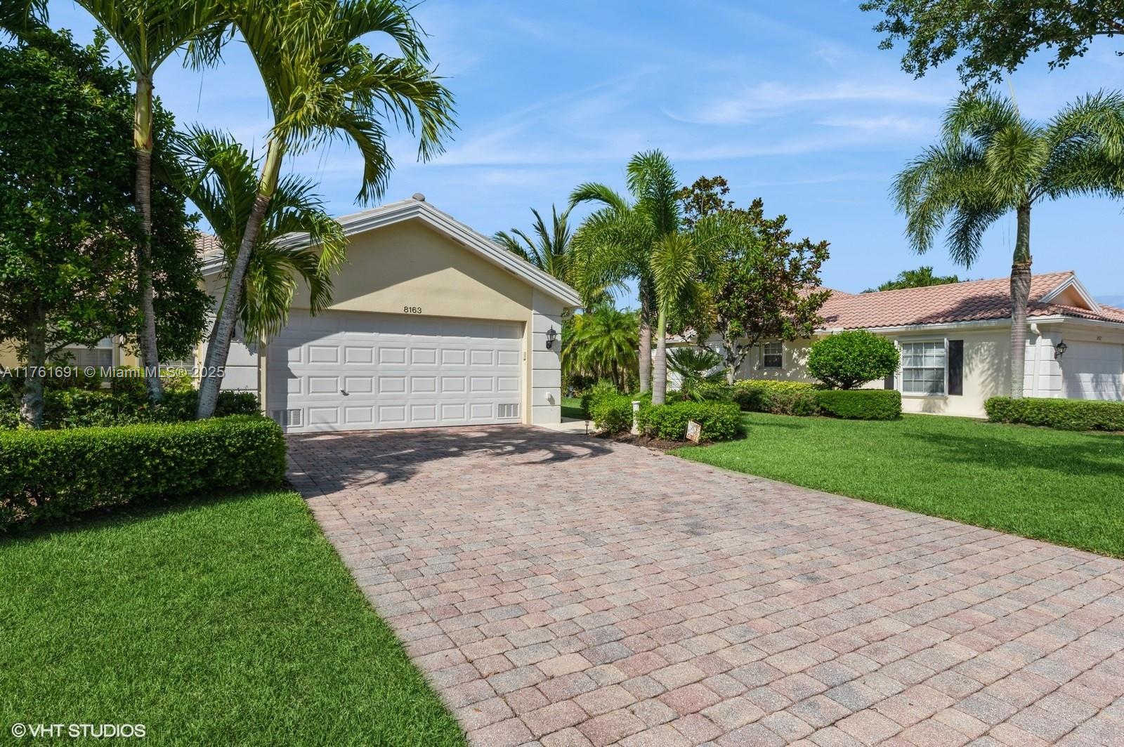 8163 Montserrat Pl, Wellington FL 33414