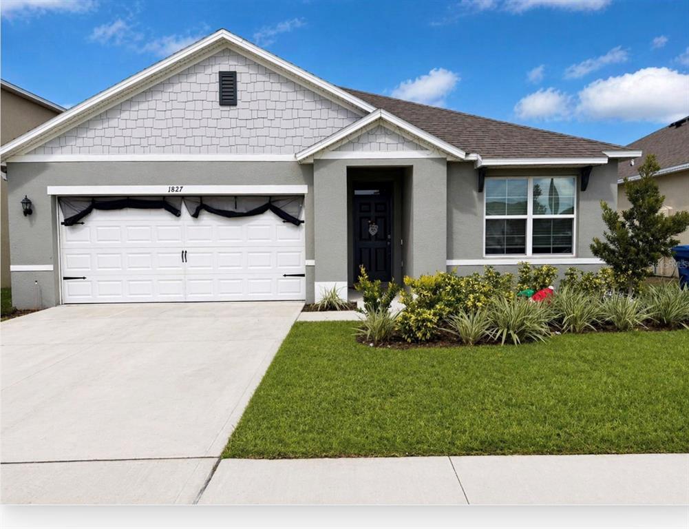 1827 SILVERBELL LOOP