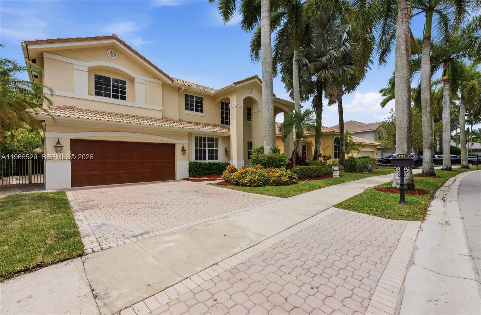2455 Greenbrier Ct, Weston FL 33327