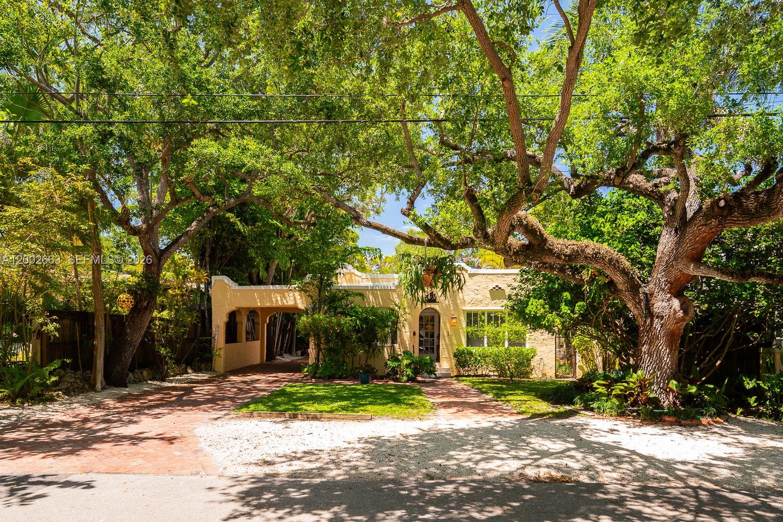 2521 Inagua Ave, Coconut Grove FL 33133