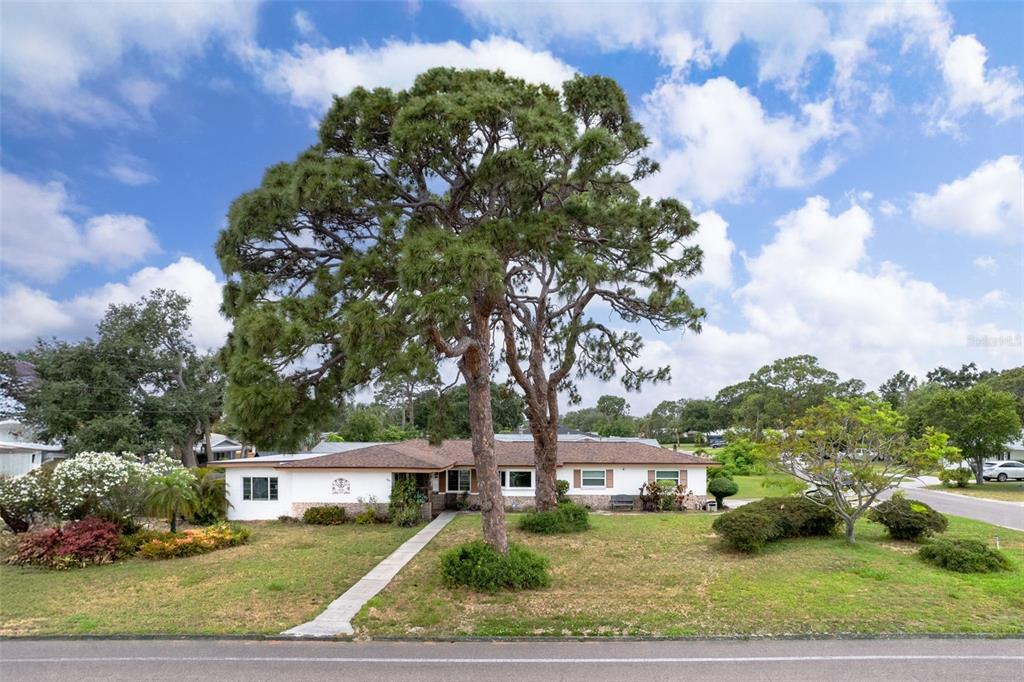 6801 PINELLAS POINT DRIVE S