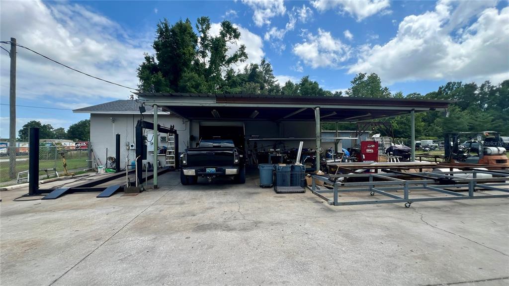 460 NW 68TH AVENUE, OCALA, FL — photo 5 of 17
