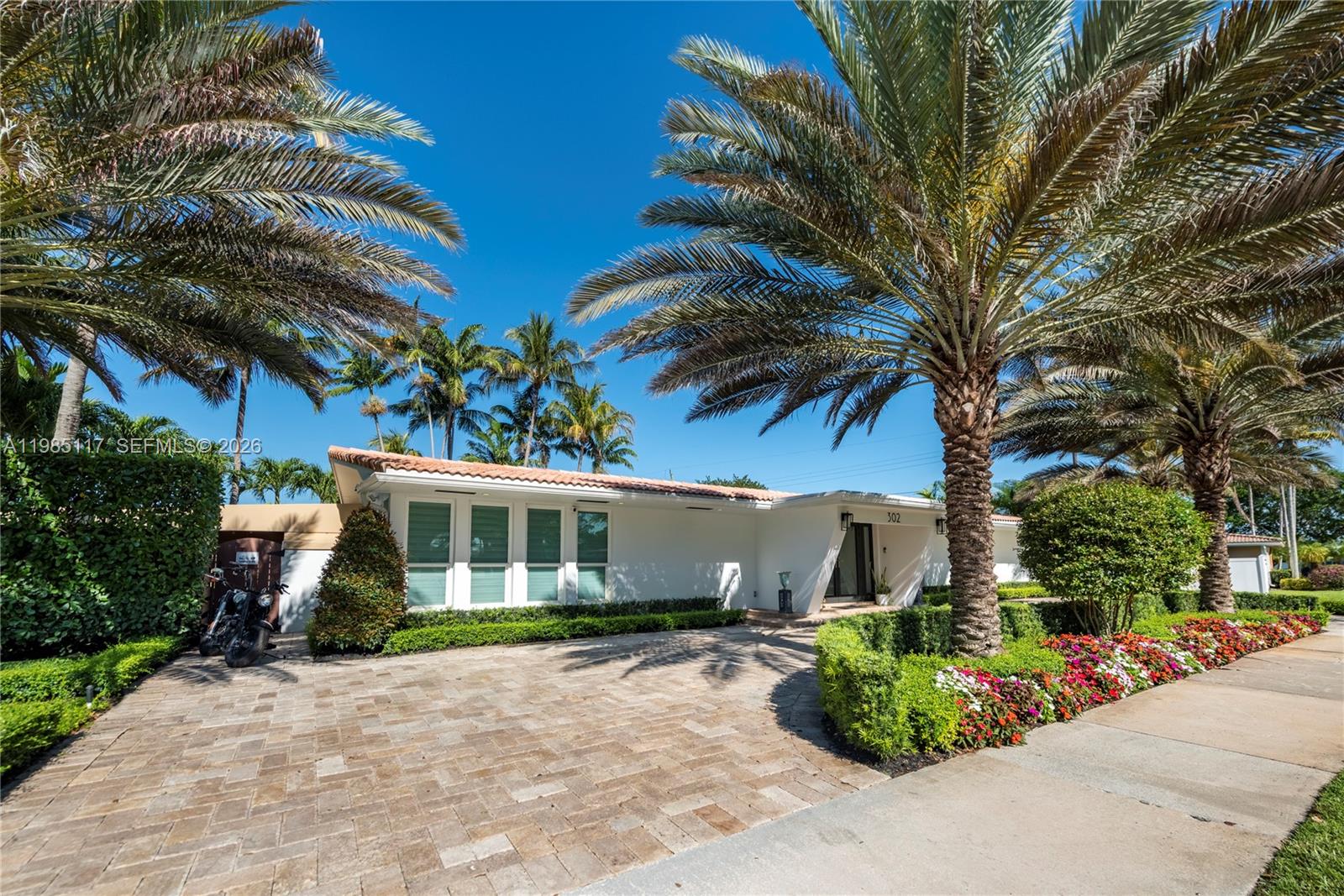 302 N Highland Dr, Hollywood FL 33021