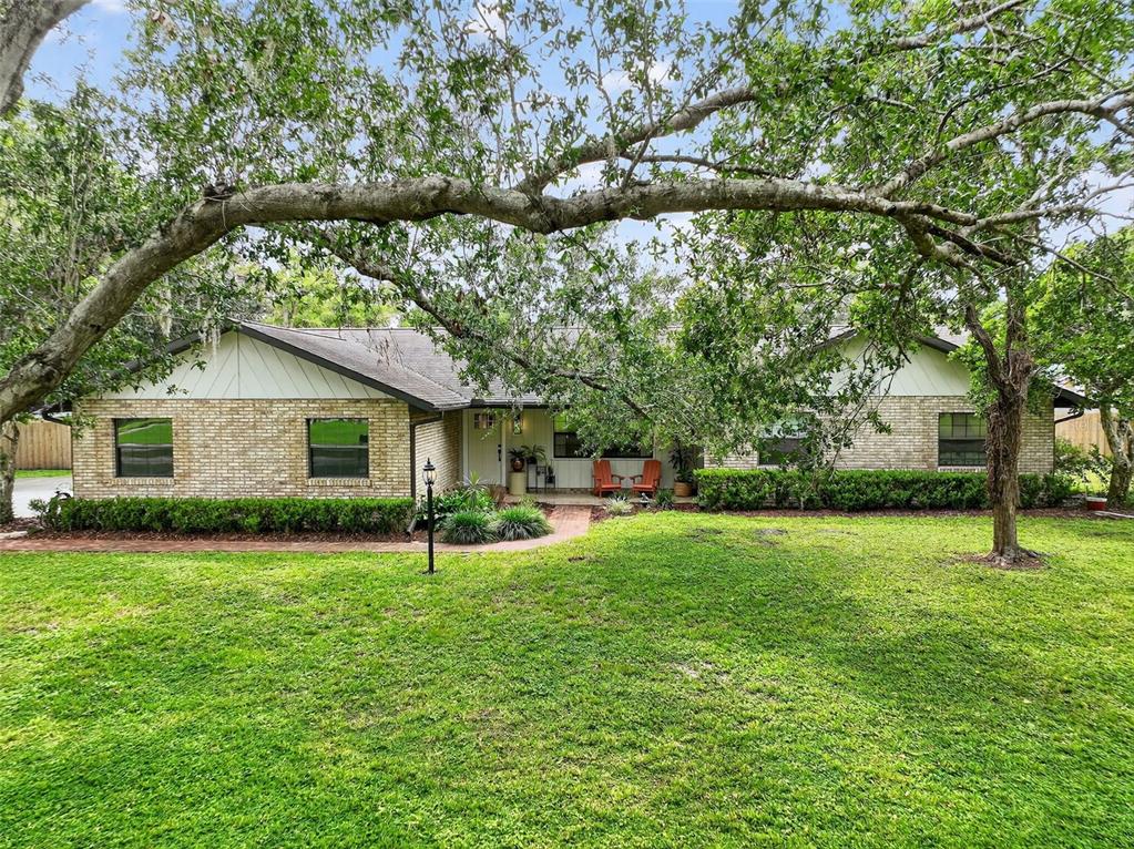2412 BRIARWOOD LANE