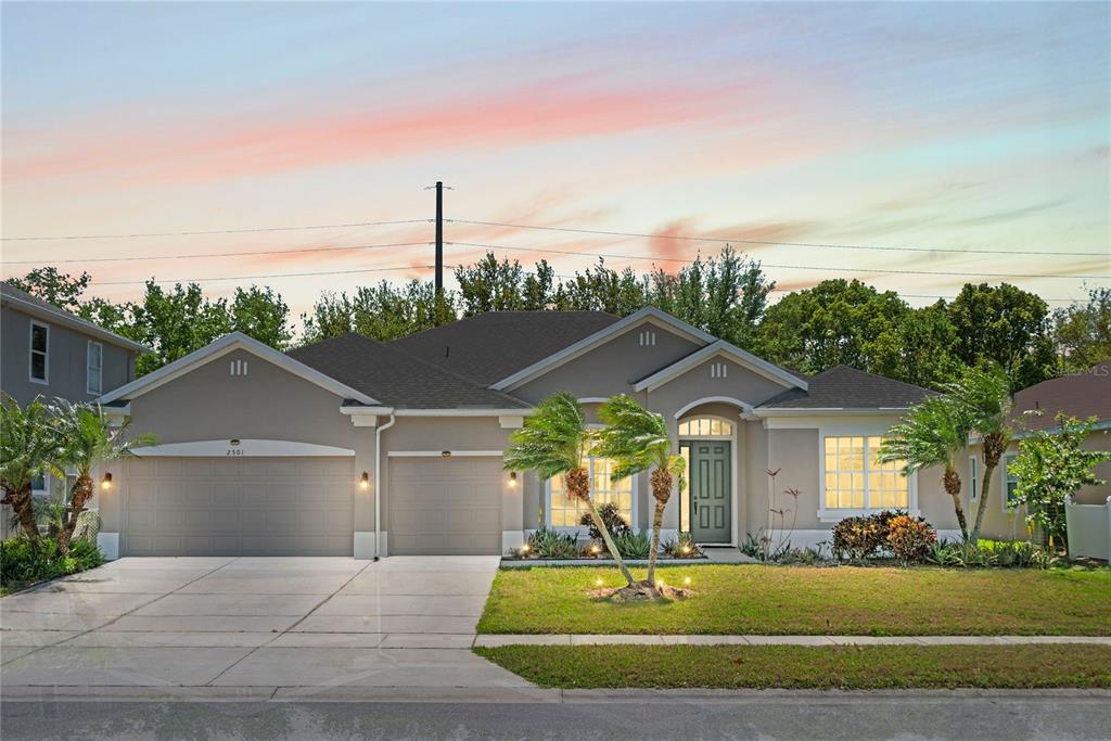 2501 HINSDALE DRIVE