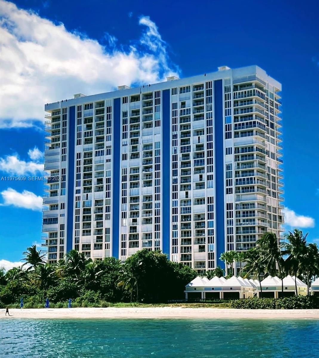881 Ocean Dr, Key Biscayne FL 33149