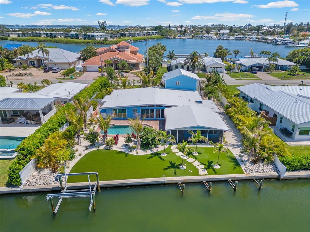 528 KEY ROYALE DRIVE