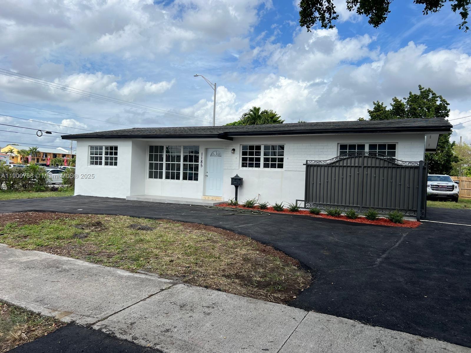1185 W 50th St, Hialeah FL 33012