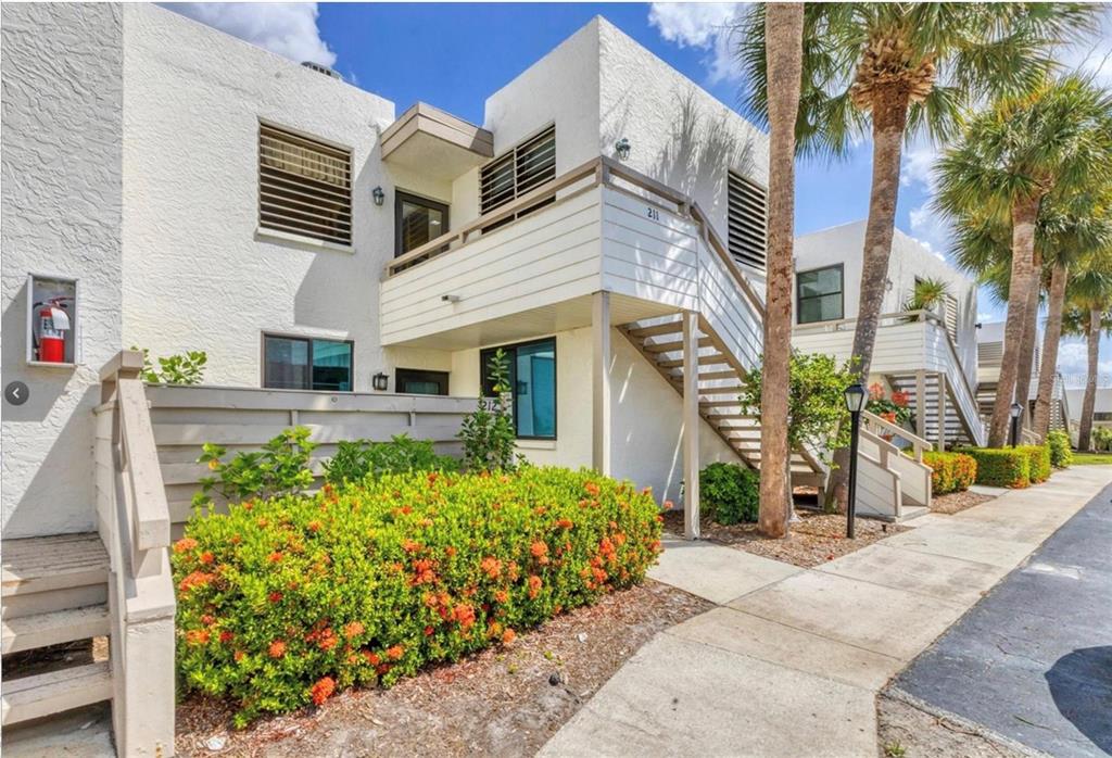 211 LAKEWOOD DRIVE UNIT 211