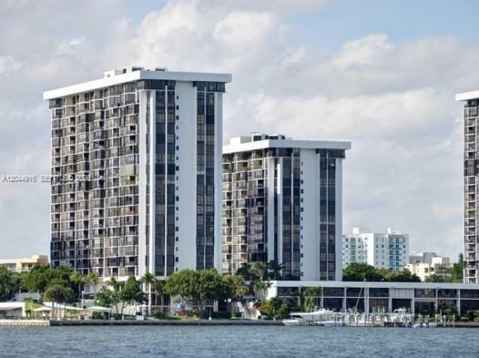 1901 Brickell Ave # B1614, Miami FL 33129