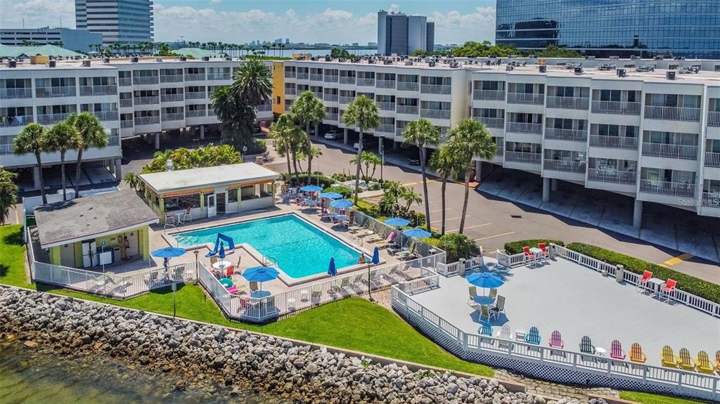 2506 N ROCKY POINT DRIVE UNIT 305