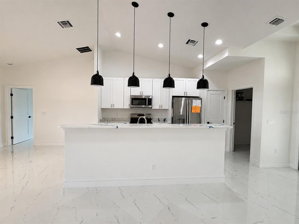 2356 30TH AVENUE SW, VERO BEACH, FL — photo 2 of 13