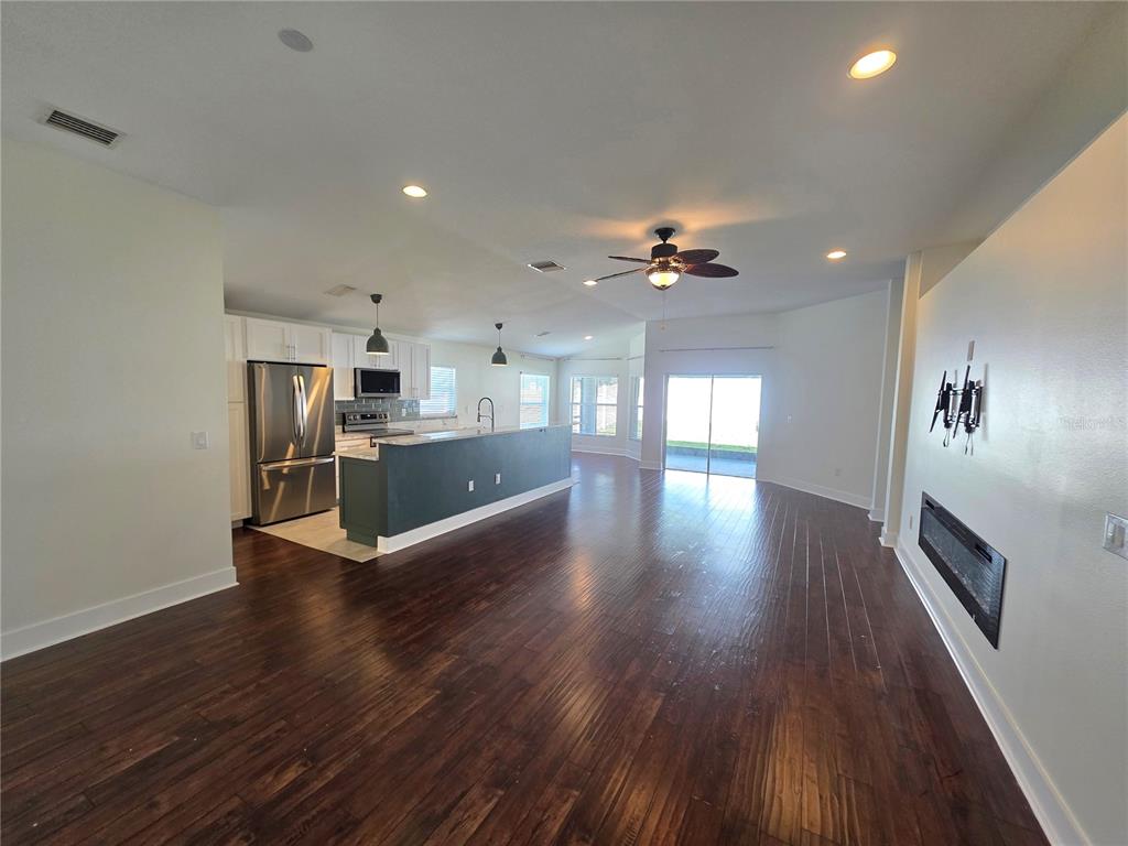 730 STRAW LAKE DRIVE, BRANDON, FL — photo 2 of 30